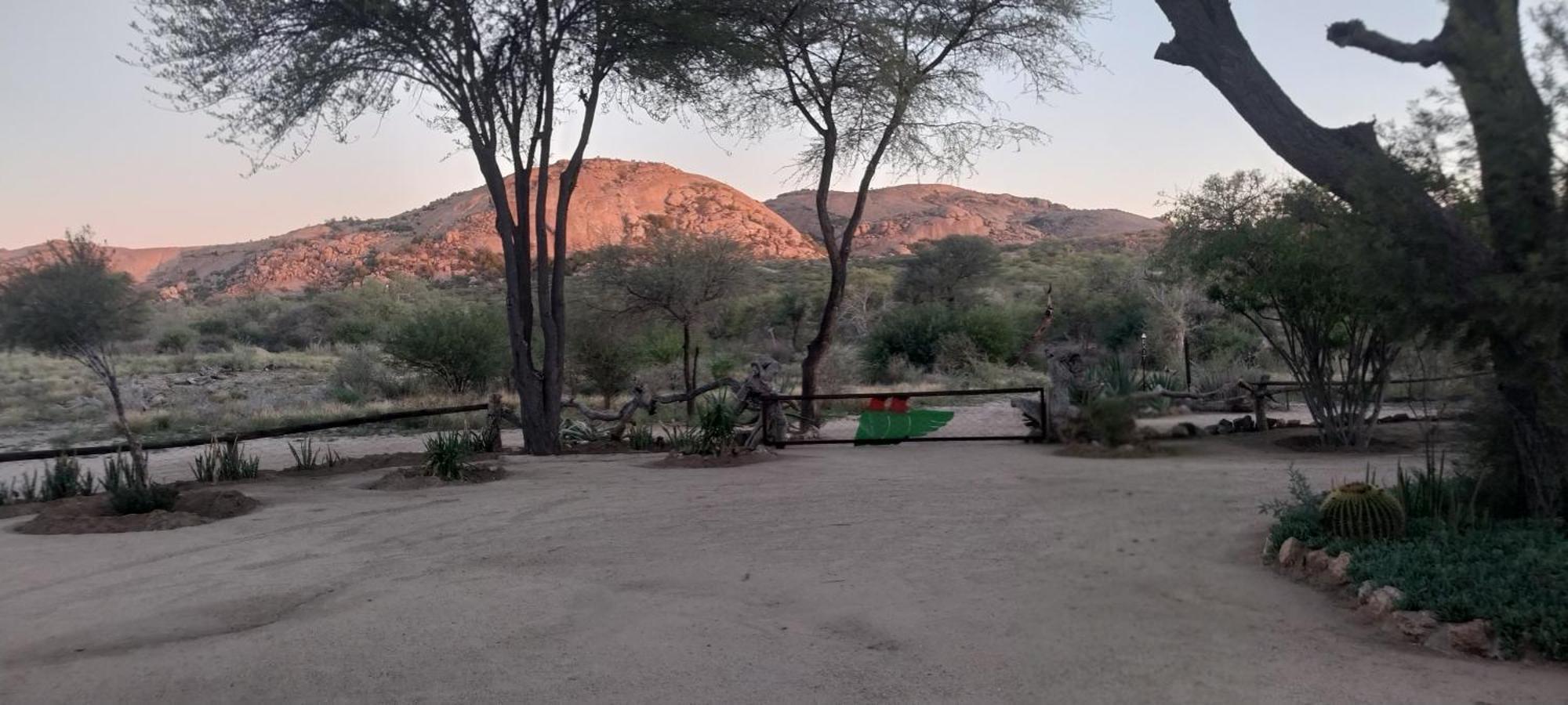 Camp Mara Hotel Omaruru Eksteriør billede